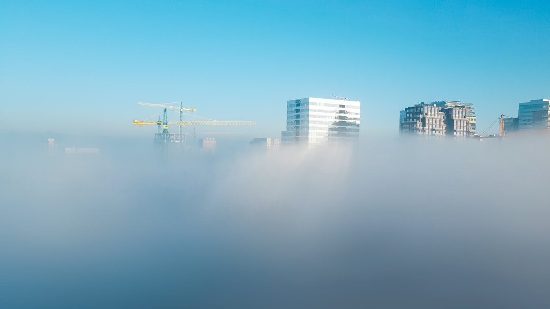 Nieruchomości w chmurze: Przyszłość inwestowania